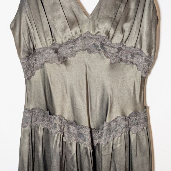 NWT Reformation Stasia Lace Trim Silk Maxi Dress in Pine Tree - Picture 8 of 15